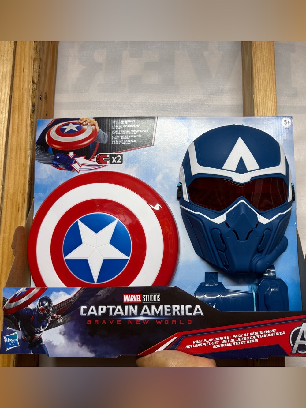 Marvel Captain America Brave New World Blue Mask & Shield Role Play Set